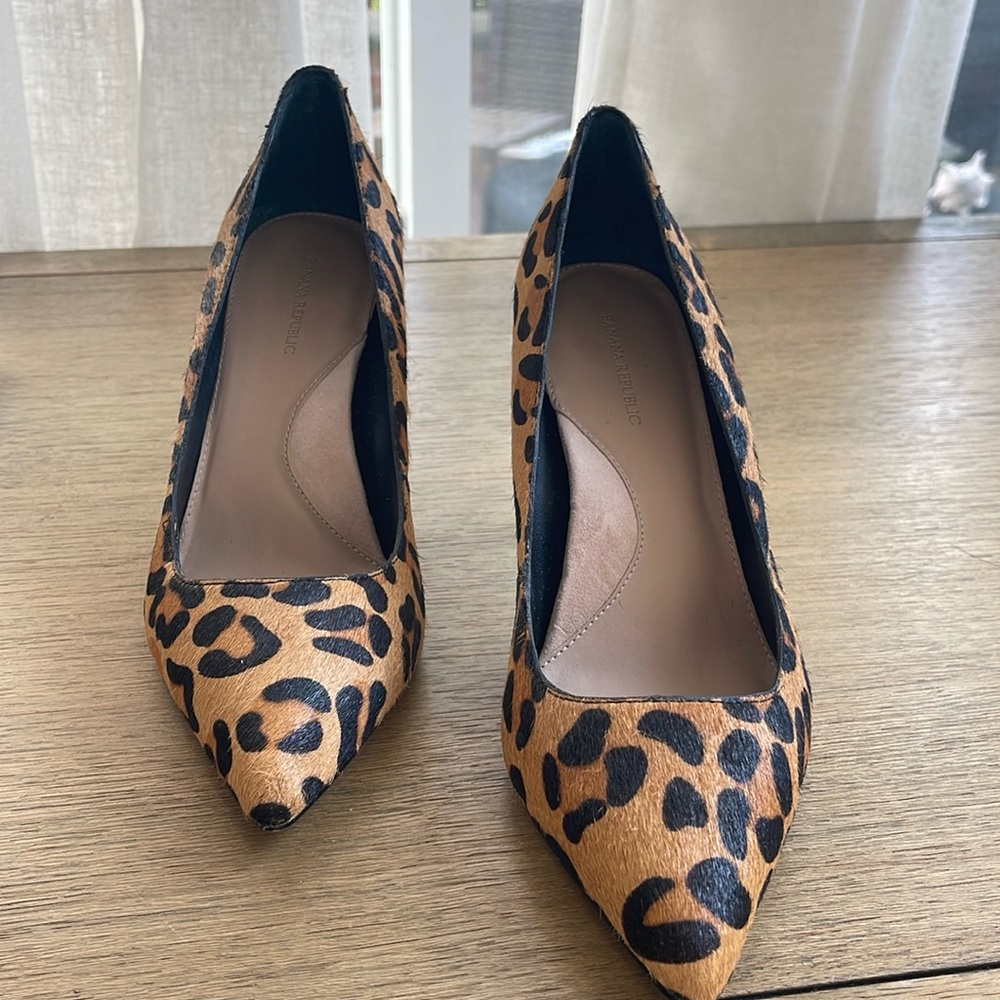 Banana Republic Skinny Heel Pump